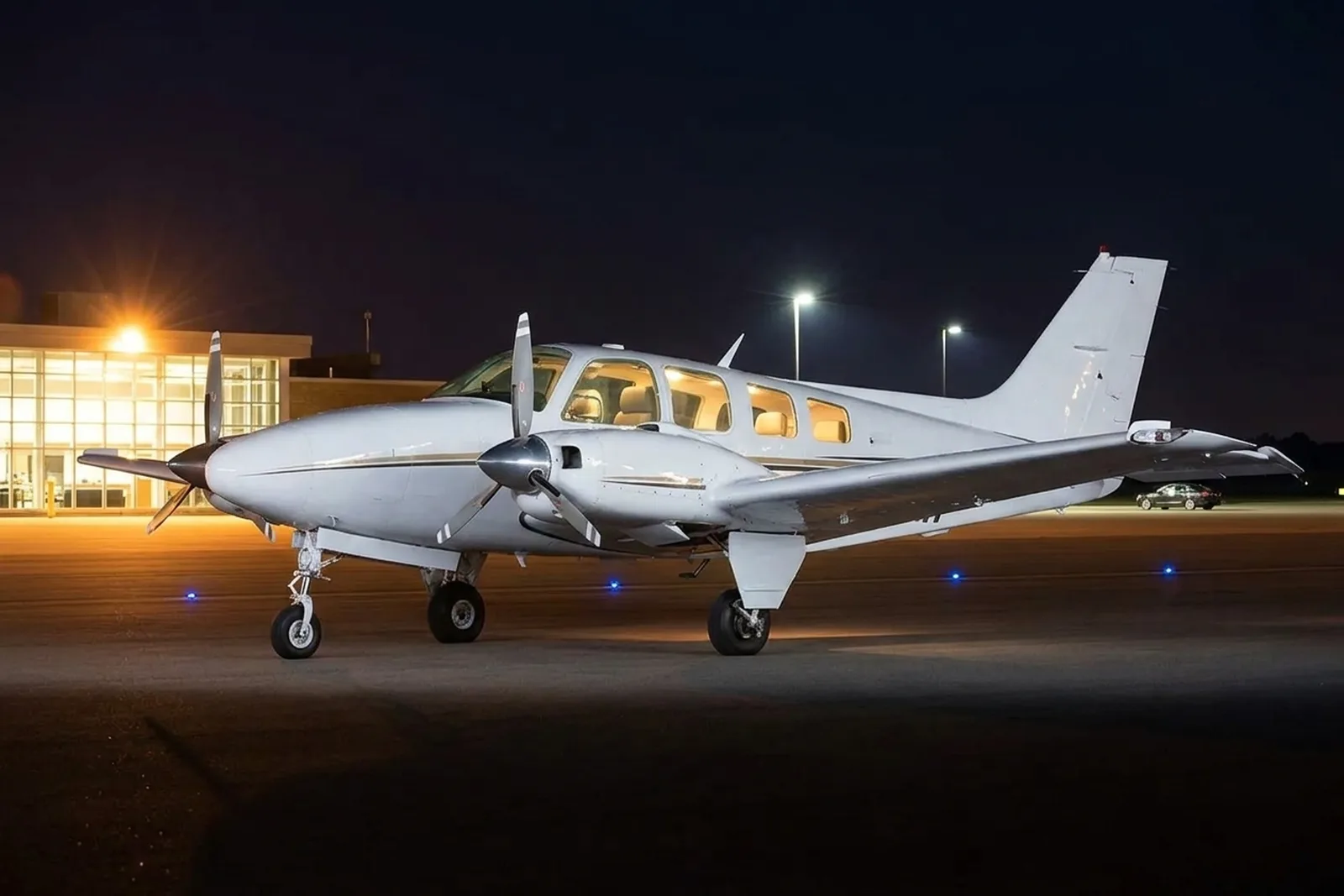 Beechcraft Baron G58, Night