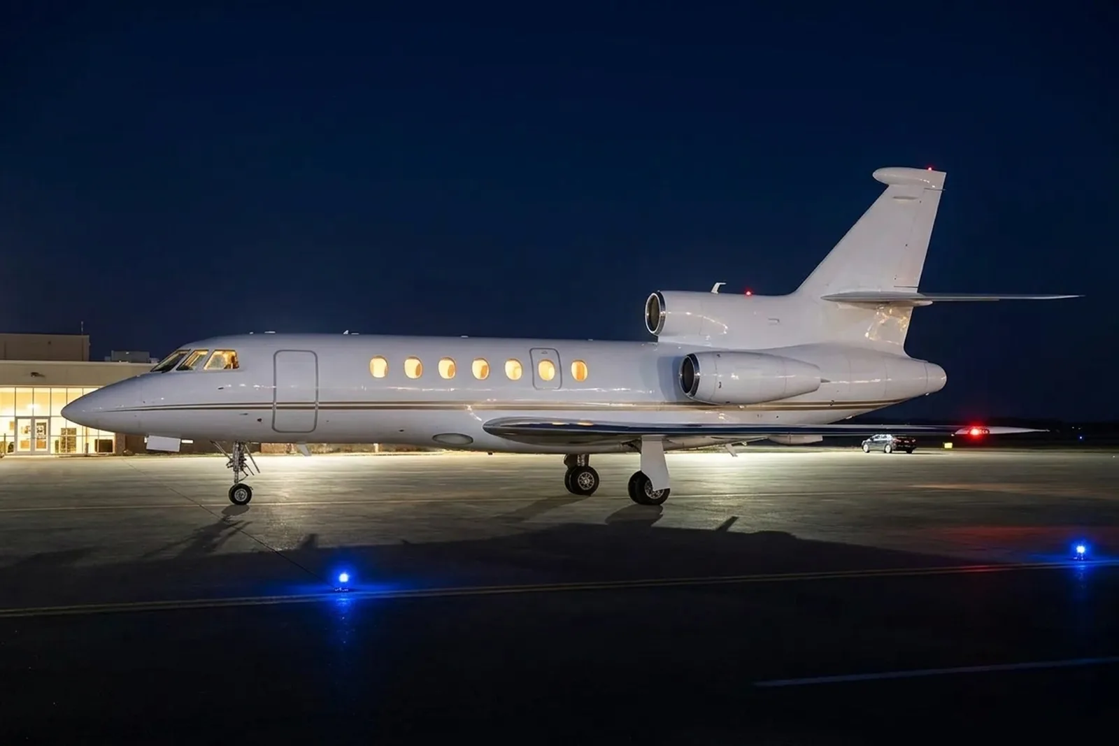 Dassault Falcon 50 exterior