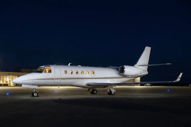 Gulfstream G100: model photo